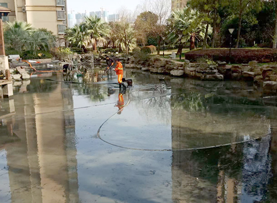 平顺景观池淤泥清理